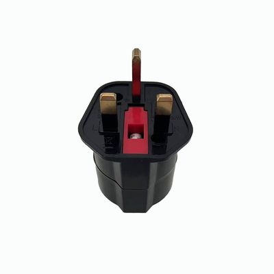 Adattatore di uso generale UK 3 pin con fusibile alla presa UE 2 pin e contatto con la terra CE certificato