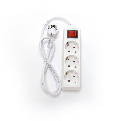 8 Striscia di alimentazione con protettore da sovratensioni 3 presa di cavo di estensione interna 4 H05VV-F 3x1.5 mm Cavi poliuretanici WIFI NO Bianco
