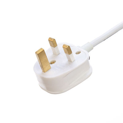 Striscia di alimentazione standard UE con 4 prese di corrente Protezione da sovratensione Switch USB A porte di uscita H05VV-F 3x1.25MM2 Cavo e UK 3 Pin Plug