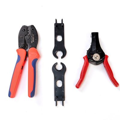 Kit di attrezzi per il ritaglio dei rami dei cavi fotovoltaici IEC Tipo di estremità femminile per cavi fotovoltaici 2.5MM2/4MM2/6MM2 e connettori PV004