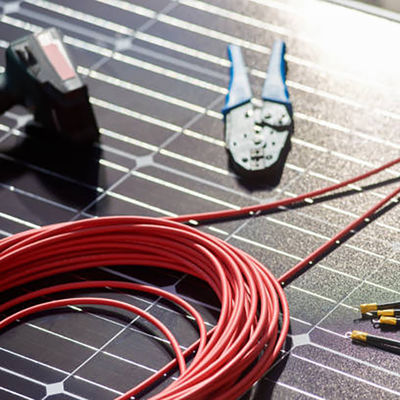 Sistemi di energia solare MH4 pannello solare fotovoltaico 1CX2.5MM2 DC H1Z2Z2-K 1500V con tagliatore di cavi fotovoltaici e cavi isolati