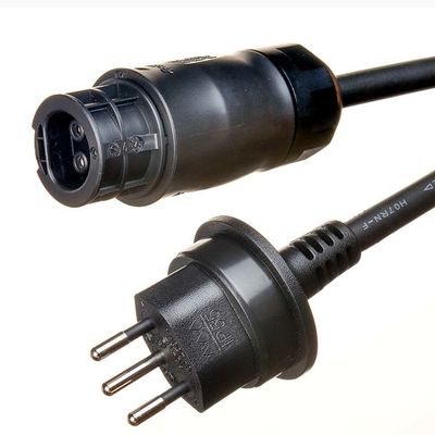 Cable di estensione Schuko di lunghezza personalizzata con materiale isolante in gomma e connettore BC05 IP68 per il modello di microinverter